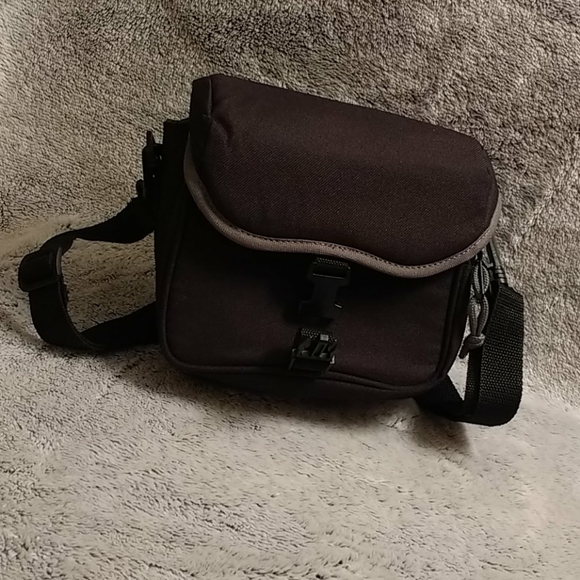 NWOT Camera bag- black/gray color, med size - Picture 9 of 10